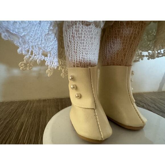 Brass Key Victorian Rose Collection Genuine Porcelain Doll Special Edition 1997 - Picture 6 of 9